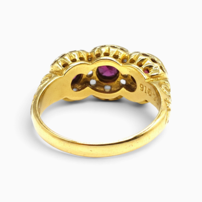 Antique Victorian or Edwardian 18ct Gold Garnet and Diamond Ring