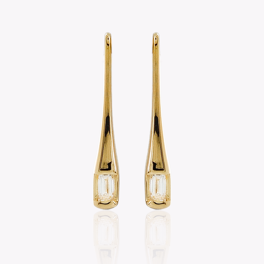 18 karat yellow gold baguette diamond drop earrings