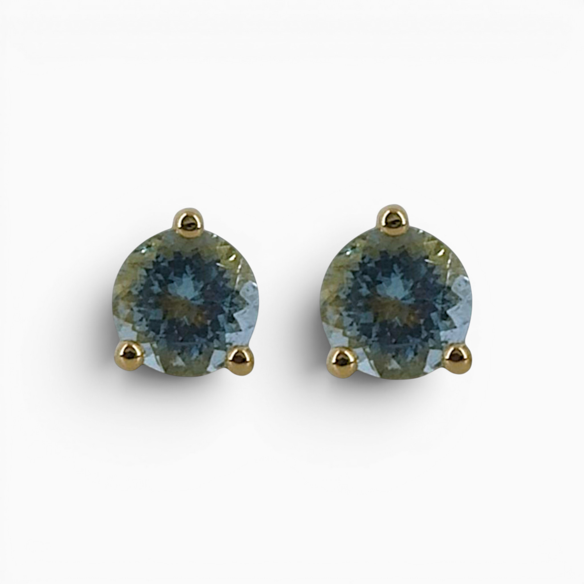 Yellow Gold aquamarine three claw studs