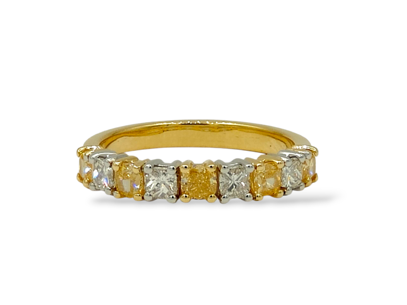 18ct Yellow and White Diamond Ring in yellow and white gold