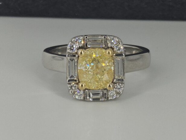 18K White & Yellow Gold 1.80ct Yellow Diamond Ring